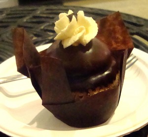 gleebostoncreamcupcake.jpg